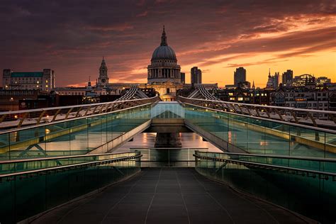 Dusk To Dawn Photographs That Capture The Most Beautiful Places In The