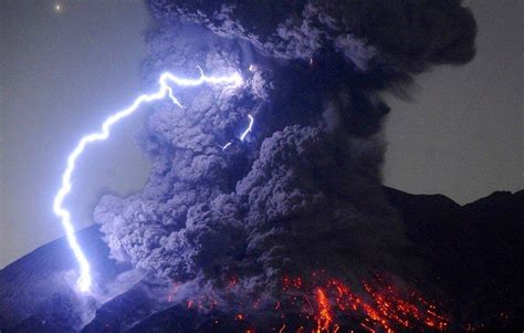 This Is What 2016s Most Breathtaking Volcanic Eruptions Looked Like