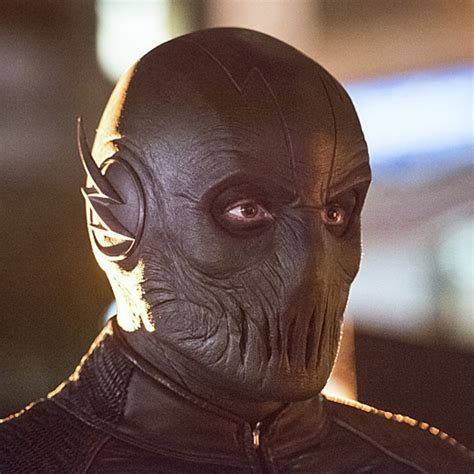 The Flash S Man In The Iron Mask Speaks How About That Season 2 Finale E News