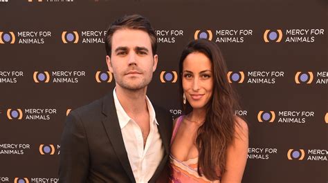 the vampire diaries star paul wesley files for divorce from ines de ramon over ‘irreconcilable
