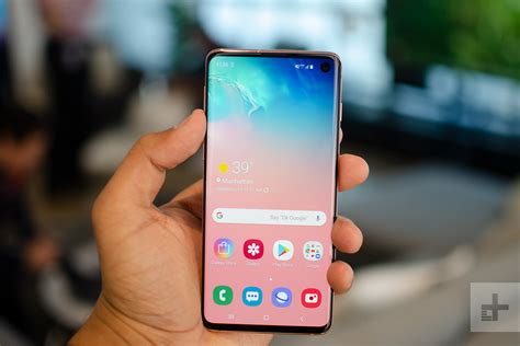 Samsungs S10e Joins Galaxy S10 S10 Plus 2019 Smartphone