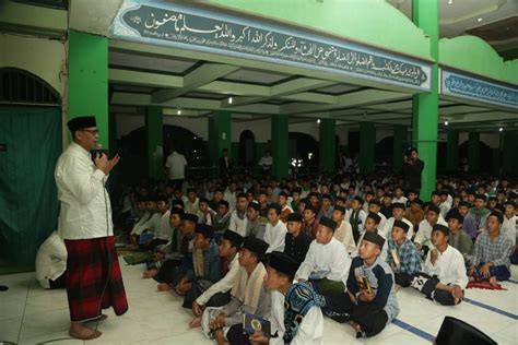 Gubernur Banten Apoy Wali Band Dan Ribuan Santri La Tansa Doakan