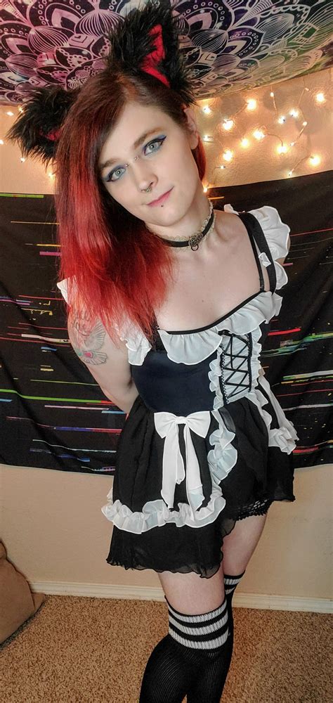 Tw Pornstars Moxximewws 🔥back And Hotter Than Ever🔥 Twitter Gawd Damn This Is A Cute Maid