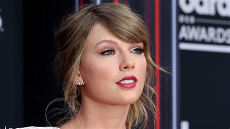 Taylor Swift And Justin Bieber At Odds In Spat Over Her Music Catalog