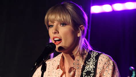Taylor Swift Hosts London Secret Session For ‘lover 10 Details From