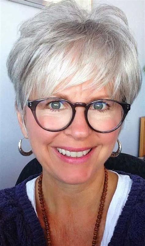 Coupe De Cheveux Court Femme 60 Ans Avec Lunettes Visage Rond Gerald