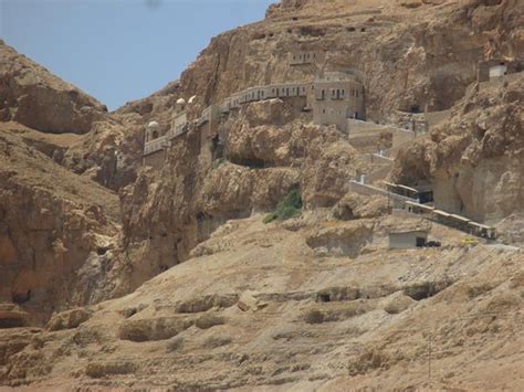 The mount of temptation (arabic: Mount of Temptation Monastery (Jericho) - 2020 Alles wat u ...