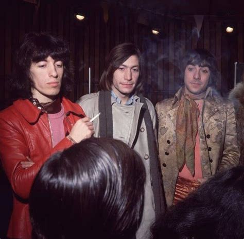 Charlie watts is an english drummer, best known as one of the members of the famous and ageless rock 'n' roll band, the 'rolling stones'. BILL WYMAN et CHARLIE WATTS | Charlie watts, Bill wyman ...