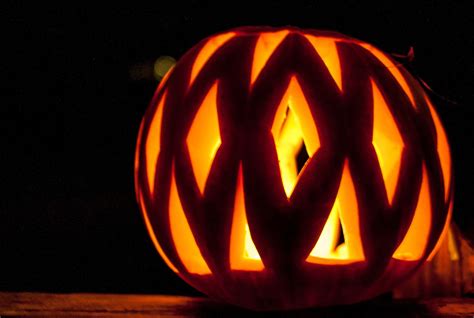 30 Cool And Creative Pumpkin Carving Ideas