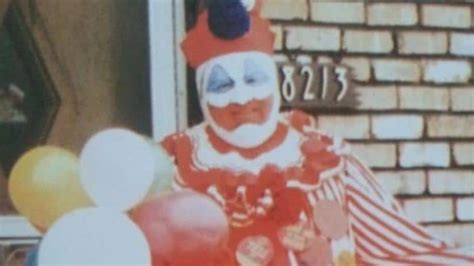 Gacy named one of these pieces 33 flavors clown in a nod to the ice cream. NON! Stephen King ne s'est pas inspiré du tueur John Wayne ...