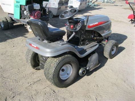 Learn how this compact mower performs when put to the test and learn more about its reverse mowing feature. Craftsman LT 2000 Riding Lawn Mower