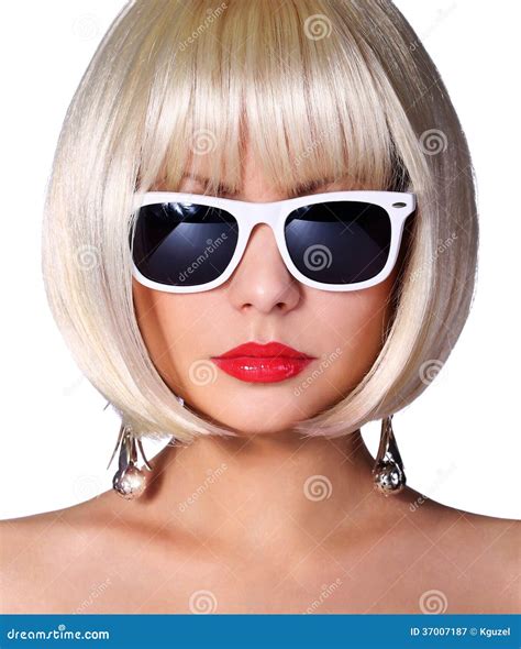 Fashion Blonde Model With Sunglasses Glamorous Young Woman Stock Image Image Of Glasses
