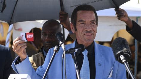Exiled Former Botswana President Khama Faces Arrest