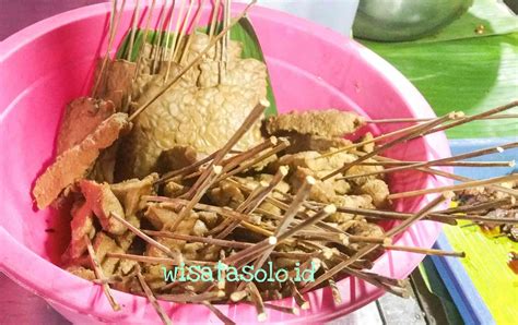 Sate padang merupakan salah satu icon makanan lezat khas indonesia. Resep Sate Kere Jeroan / Sate Kere Horee Mojosongo Makanan Delivery Menu Grabfood Id : Sate ...