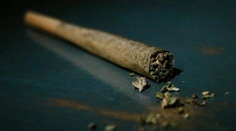 Best Ways To Smoke Weed Stoner Things