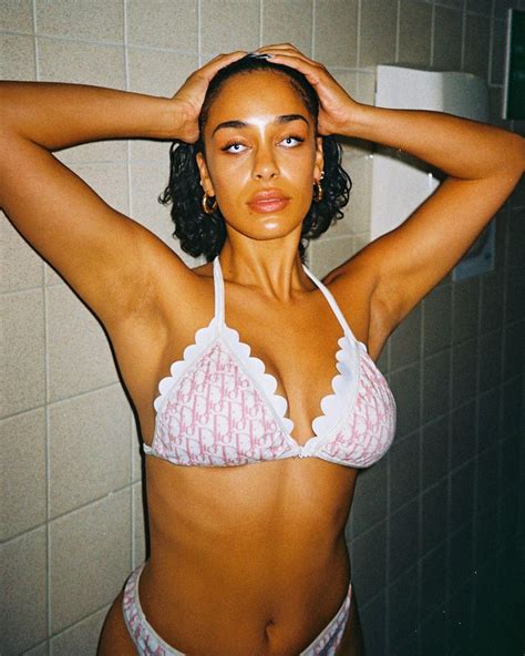 Jorja Smith Shows Off 2019 S Most Eye Catching Beauty Trend Vogue