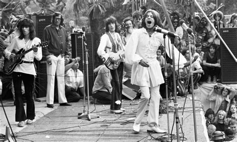 Fabulous Photos Of The Rolling Stones And The Audience At Hyde Park