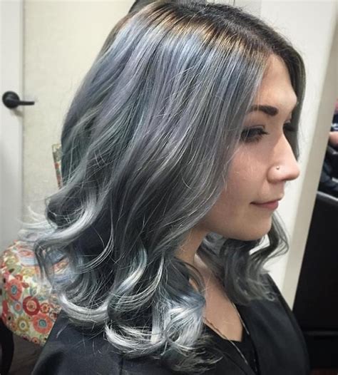 What do the roots look like? 20 Shades of the Grey Hair Trend - Page 19 - Foliver blog