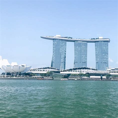 Marina Bay Sands In Singapore Hotel With A Boat On Top Amazing