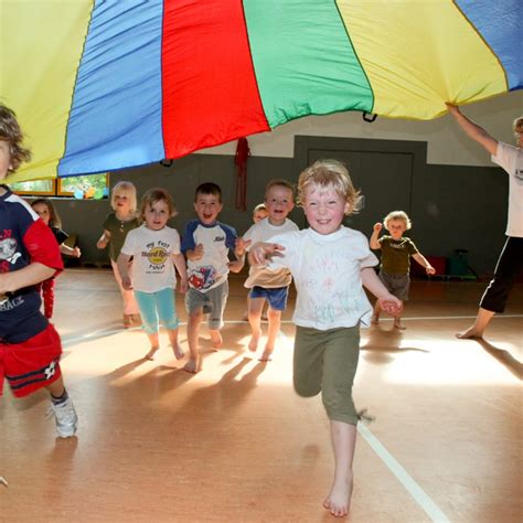 Sport für Kinder gemeinsam spielend fördernt
