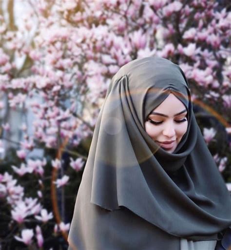 Pin By Nauvari Kashta Saree On Hijabi Queens Beautiful Hijab Hijab