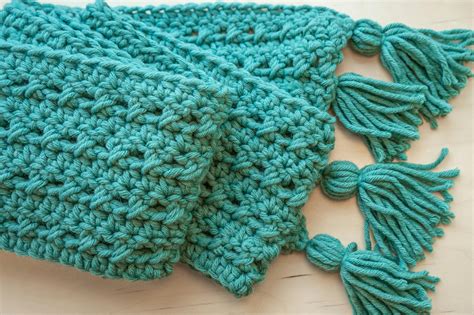 How To Crochet A Scarf For Beginners 10 Steps Lovecrafts