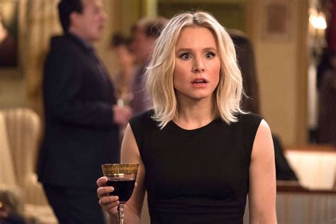 The Good Place Kristen Bell Teases Eleanor S Veronica Mars Mode In Premiere