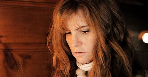 Celluloid And Cigarette Burns Jennifer Jason Leigh Reportedly Takes Female Lead In Quentin