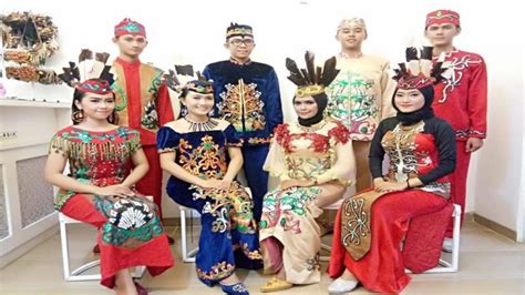 Makna Pakaian Adat Kalimantan Tengah Baju Adat Tradisional Images And