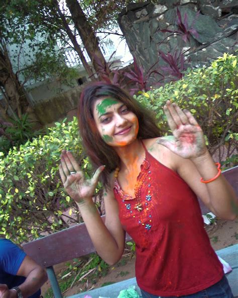 How To Play Holi Girls Playing Holi Pictures