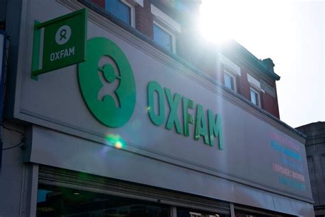Oxfam Chief Among Charity Bosses Saying Sorry Over Sex Scandals Huffpost Uk News