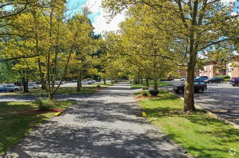 Welcome home to mountainview gardens, a community of renovated luxury apartments in picturesque fishkill, ny. Mountainview Garden Apartments Apartments - Fishkill, NY ...