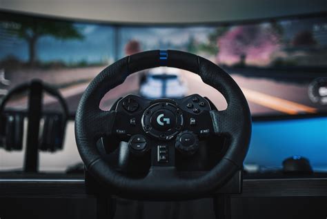 Logitechs G923 Racing Wheel Makes You Feel Every Curve Of The Road