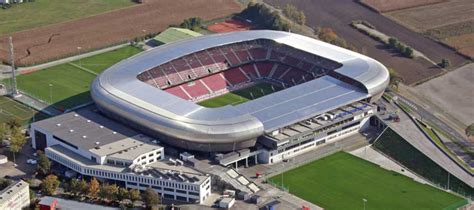Alle infos zum stadion von a. Wörthersee Stadion - SK Austria Klagenfurt | Football Tripper