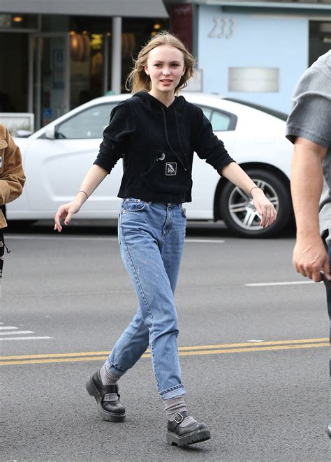Johnny Depps Daughter Lily Rose Depp Is Super Stylish Glamour