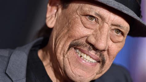 Bekannt wurde er durch die. „Machete"-Schauspieler Danny Trejo rettet Baby aus ...