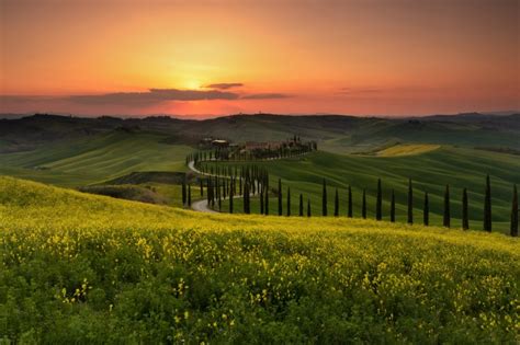 1421030 4k 5k Tuscany Italy Scenery Sunrises And Sunsets Fields