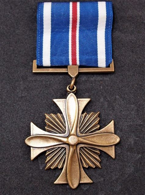 Cased Us Distinguished Flying Cross Medal Iraq Combat Afghanistan Ww2