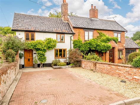 3 Bedroom Cottage In Norfolk Diss Dog Friendly Holiday Cottage In