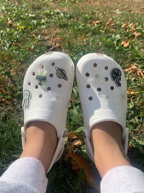 As expected, the bad bunny clog collaboration with crocs sold out quickly. Download 18+ Crocs Originales Bad Bunny