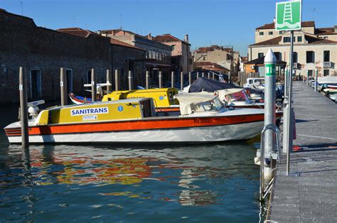 The water transport service to bypass architectural barriers - Live Venice