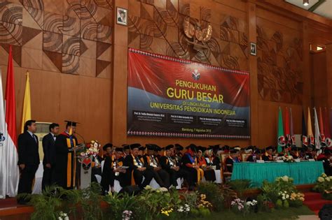 Mobilitas sosial (gerakan sosial) adalah perubahan, pergeseran, peningkatan, ataupun penurunan status dan peran anggotanya ada beberapa pendapat pendidikan baik formal maupun nonformal merupakan saluran untuk mobilitas vertikal yang sering digunakan, karena melalui pendidikan. Pemerataan Mutu Pendidikan untuk Mempercepat Mobilitas ...