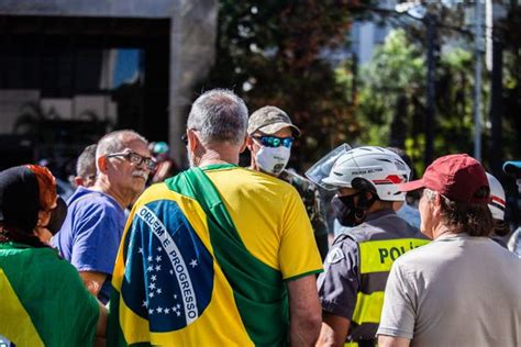O Peso Das Manifestações Nas Ruas Em Tempos De Confinamento A Gazeta