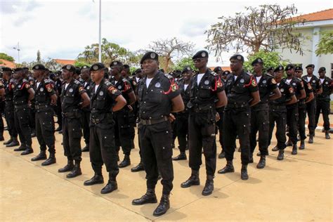 PolÍcia Angolana Expulsou 127 Efetivos Por MÁ Conduta E Despromoveu Outros Dez Correio Da