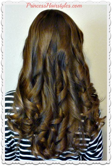 Heat straightening is not difficult as most of us like to make curl if you possess natural black hair, you may use a flat iron with the lowest settings. How To Curl Hair With A Flat Iron, Easy Tutorial & Tips ...