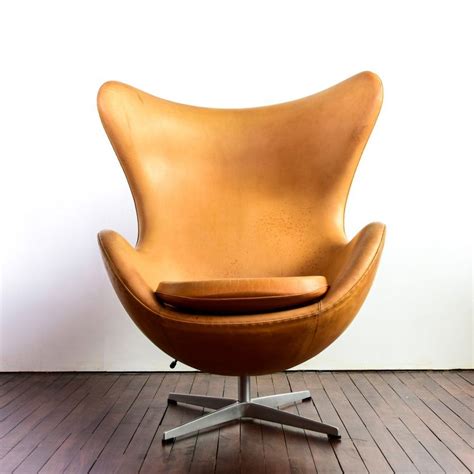 For Sale Egg Chair By Arne Jacobsen In Brown Natural Leather 1990s