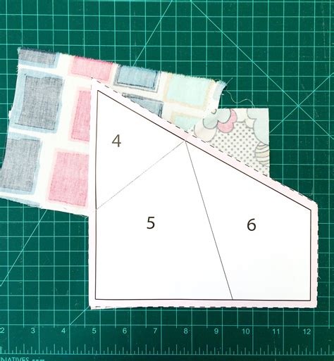 How To Make A Paper Pieced Mini Weallsew