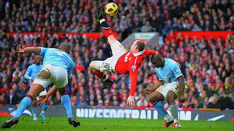 Football Classic: Rooney scoring stunning bicycle kick in Manchester
