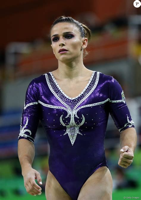 Select from premium jade barbosa of the highest quality. Jade Barbosa tranquiliza fãs após se machucar na Rio 2016 ...