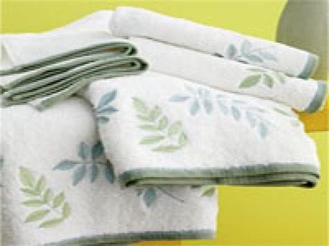 Trying to recognize soft bath towels could be a bit of a hard task. A Basic Guide to Bath Towels | HGTV